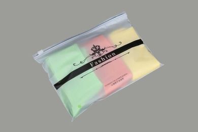 Hot Selling Customized Transparent T-shirt Garment Zip Lock Poly Bag LDPE Printed Zipper Packaging Bag For Clothes